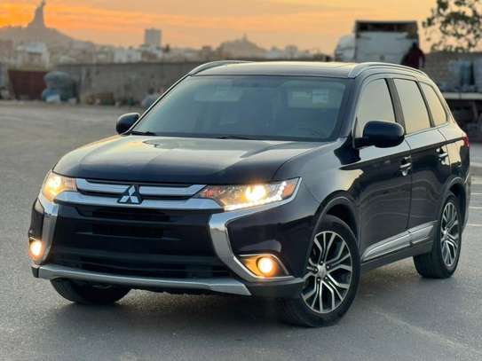 Mitsubishi Outlander 2017 7 places 4 cylindres image 3