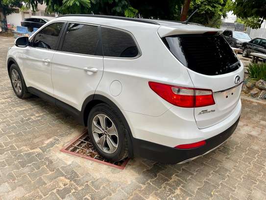 Hyundai Santa Fe image 6