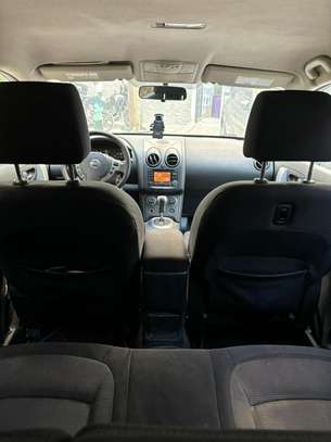 Nissan Rogue 2011 image 2