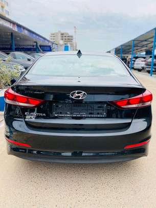 Hyindai elantra gt 2018 image 11