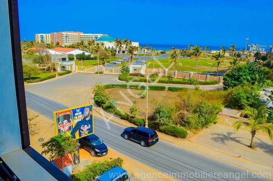 Appartement  vide à louer aux Almadies image 10