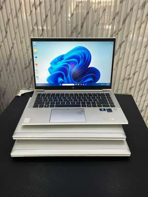 Hp 840 g8 I7 image 2