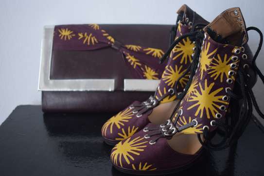 Purse and high heels image 5