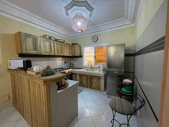 À VENDRE – Belle Villa Meublée avec Piscine à Saly Carrefour image 15