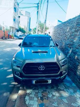 Toyota TACOMA TRD 4X4 image 4