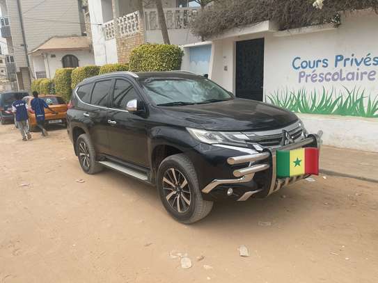 mitsubishi pajero sport image 3