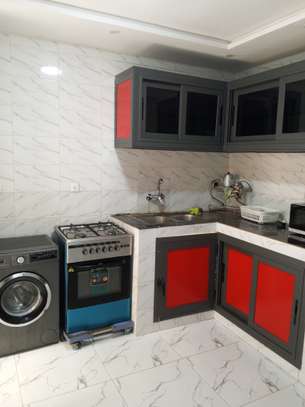 Loue bel Appartement sécurisé aux Mamelles image 4