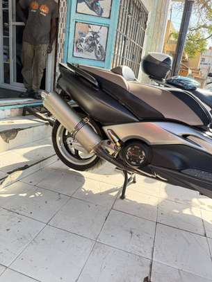 YAMAHA TMAX Année 2008 avec CMC image 6