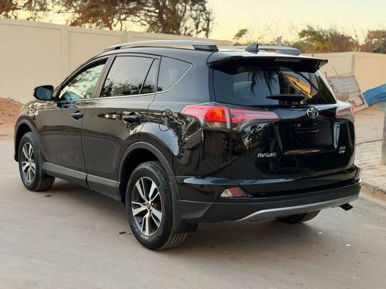 TOYOTA RAV 4 image 4