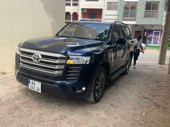 TOYOTA LAND CRUISER 2023 image 1