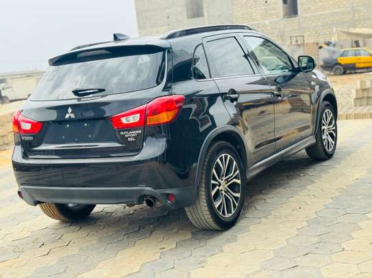 Mitsubishi Outlander image 7