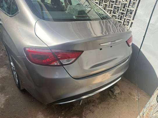 CHRYSLER 200 image 9
