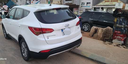 Hyundai Santa Fe 4x4 blanc SUV spacieux image 14