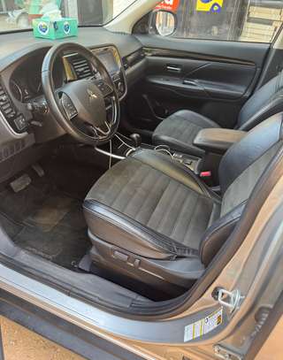 MITSUBISHI Outlander 2019 image 3
