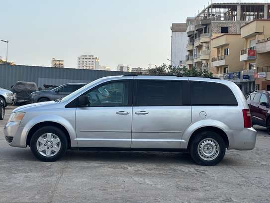 DODGE CARAVAN 7 places image 6