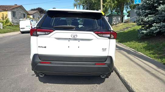 TOYOTA RAV4 image 5
