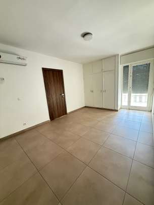 Villa 5 chambres à louer au Point E image 11