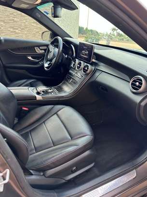 Mercedes c300 année 2016 image 10
