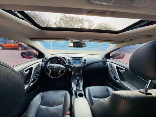 Hyundai Elantra LIMITED image 3