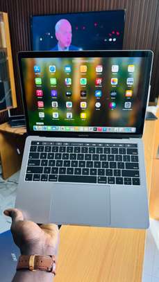 MacBook Pro 2019 - i7 - SSD 512/Ram16gb image 1