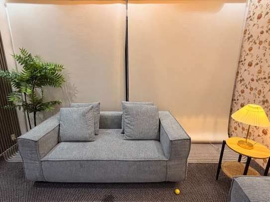 Canapé hyper confortable 2 places. image 3