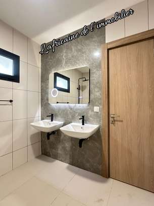 À LOUER – Superbe appartement avec terrasse sur la VDN image 6