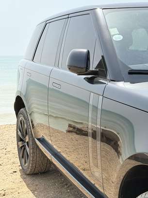 2023 Land Rover P400 image 3