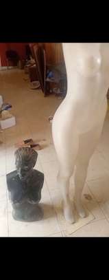 Buste mannequin blanc cassé taille adulte polyvalent image 7