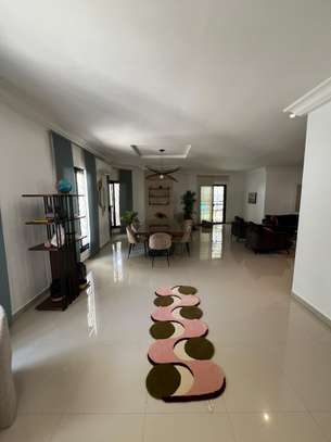 Grande Villa moderne de 600M ² à louer aux Almadies image 5