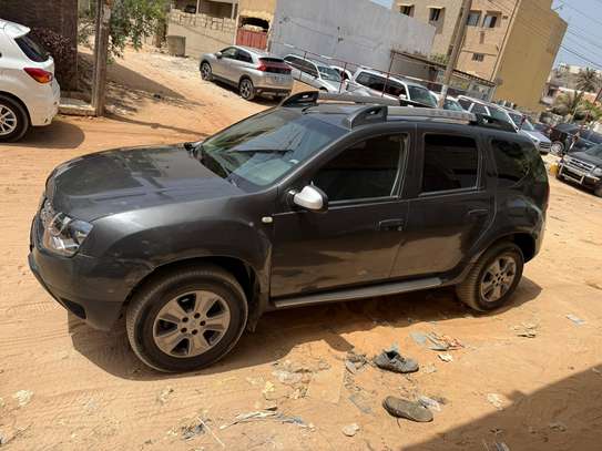 RENAULT DUSTER image 6