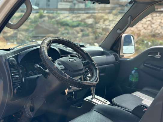 KIA Bongo double cabine automatique gasoil image 4