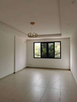 Appartement F4 piscine et salle de sport image 2