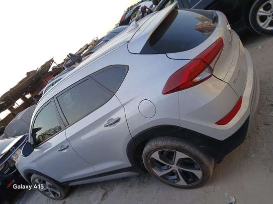 HYUNDAI TUCSON LTD image 4