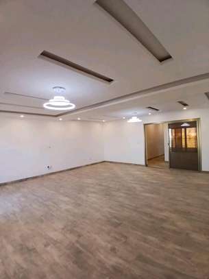 Appartement avec piscine commune et salle de sport image 12