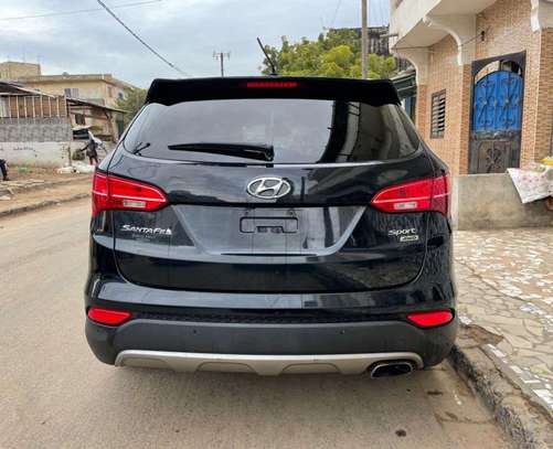 Hyundai Santa fe image 3