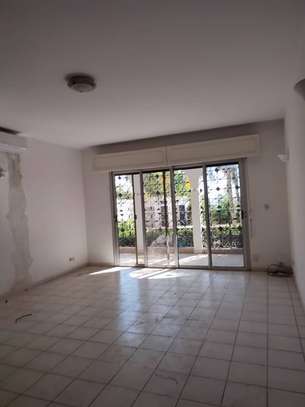 UN TRES JOLI APPARTEMENT AVEC PISCINE JARDIN ET VUE SUR  MER image 6
