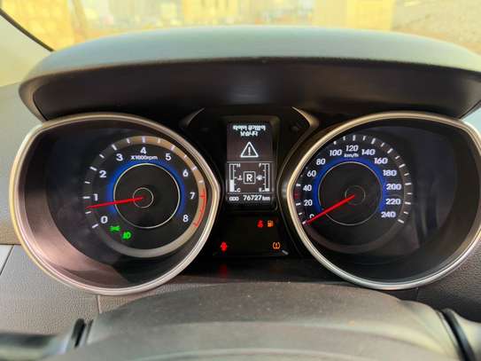 Hyundai avante image 7