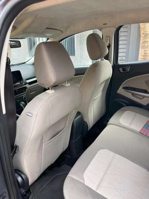 Ford Escort image 6