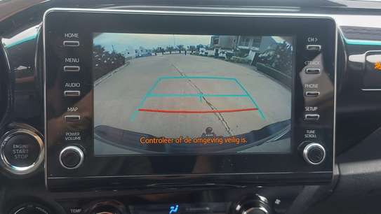 TOYOTA HILUX 2021 image 7