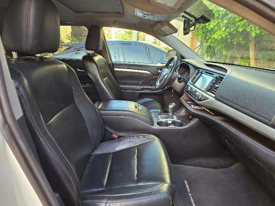 Toyota Highlander 7 places image 10