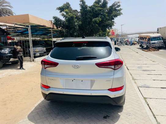 HYUNDAI TUCSON 2018 image 5