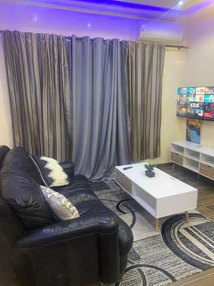 Trés chic et choc studio meublé image 2