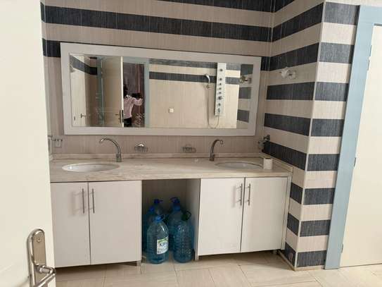 Très Bel appartement à louer image 11