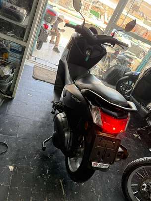 Moto Nmax 125 CC année 2020, Venan avec Cmc image 2