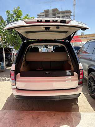 Range Rover Vogue image 9