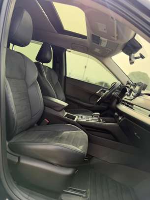 Mitsubishi outlander image 2