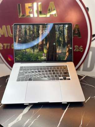 PRO 16POUCE I9 32/1T image 2