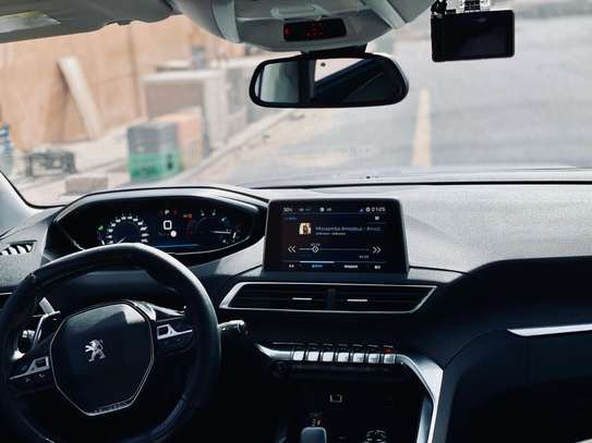 PEUGEOT 5008 2018 image 2