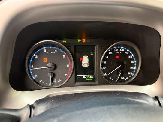 TOYOTA RAV 4 2018 image 9