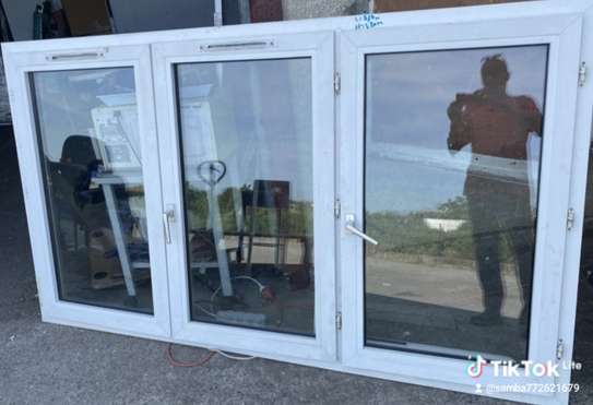 Fenetre pvc quasi blindee antibruit double vitrage image 3